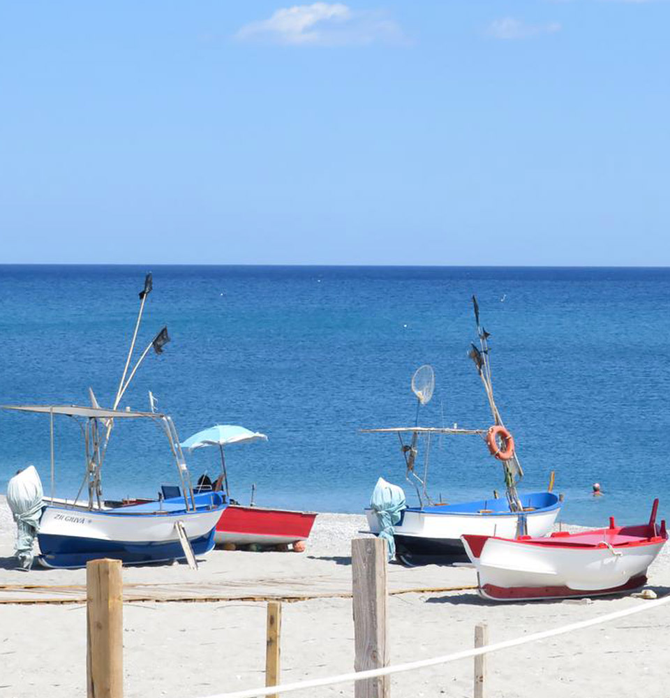 spiaggia locri square 960x1000
